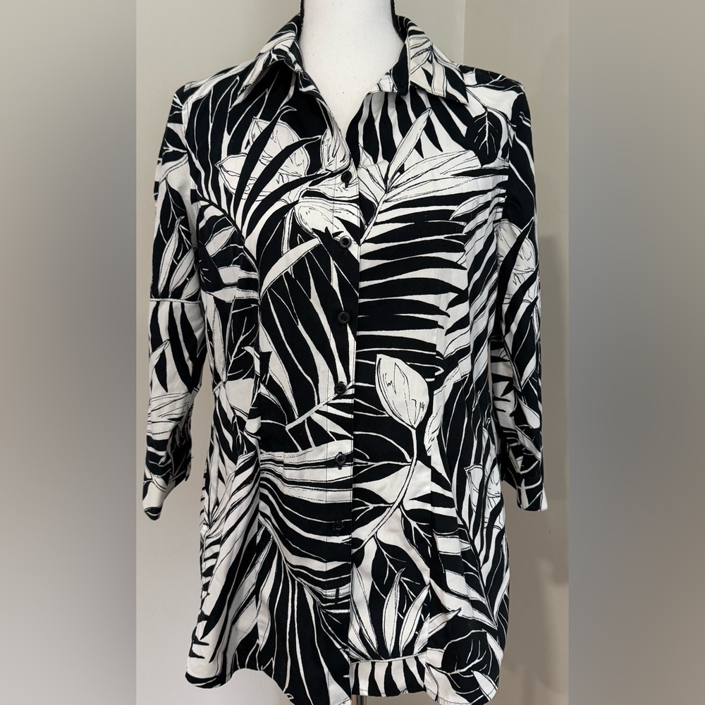 Chicos Palm Print 3/4 Sleeve Blouse